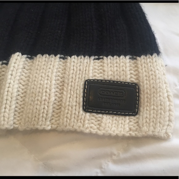 Coach Scarf - Picture 3 of 3